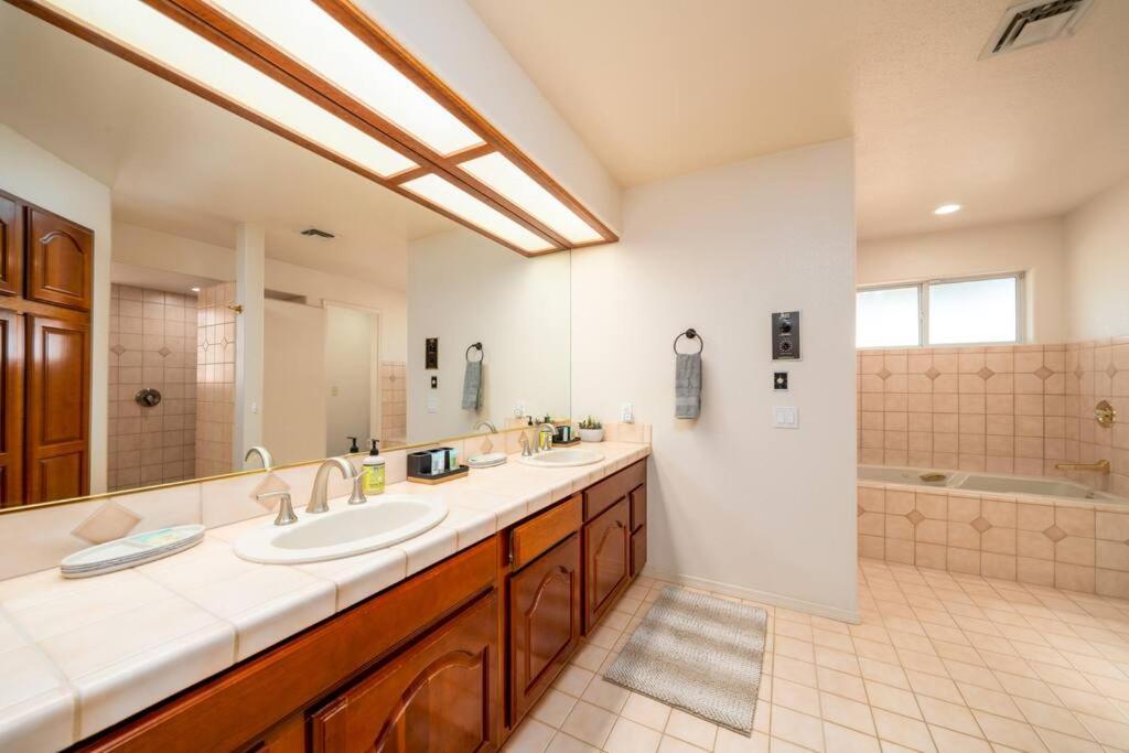 Grand Havasu Oasis With Custom Pool & Spa! Lake Havasu City Eksteriør billede